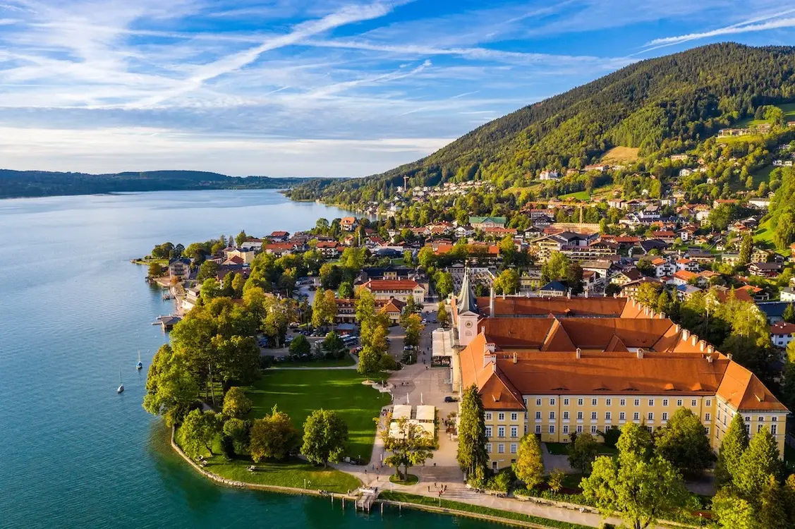 Tegernsee mit Bergkulisse